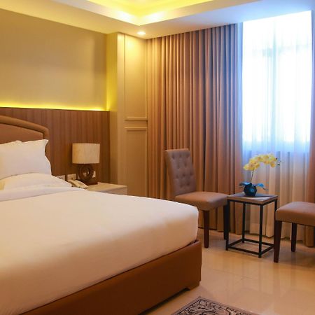 อิโลยโล เกทเวย์ โฮเต็ล Hotel Pavia ภายนอก รูปภาพ