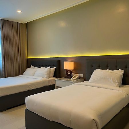 อิโลยโล เกทเวย์ โฮเต็ล Hotel Pavia ภายนอก รูปภาพ