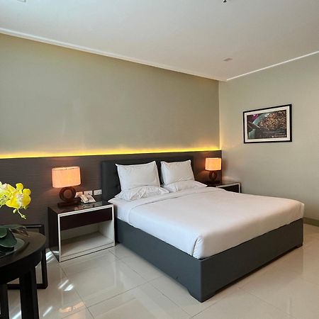อิโลยโล เกทเวย์ โฮเต็ล Hotel Pavia ภายนอก รูปภาพ