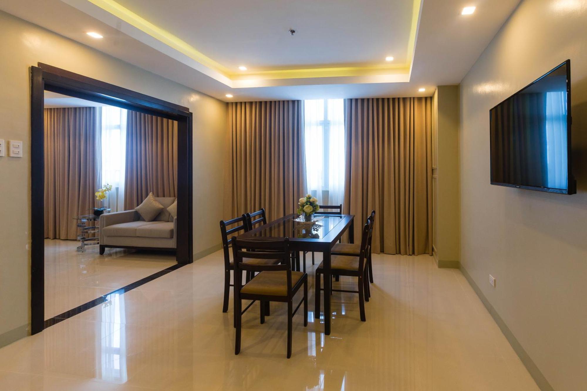 อิโลยโล เกทเวย์ โฮเต็ล Hotel Pavia ภายนอก รูปภาพ