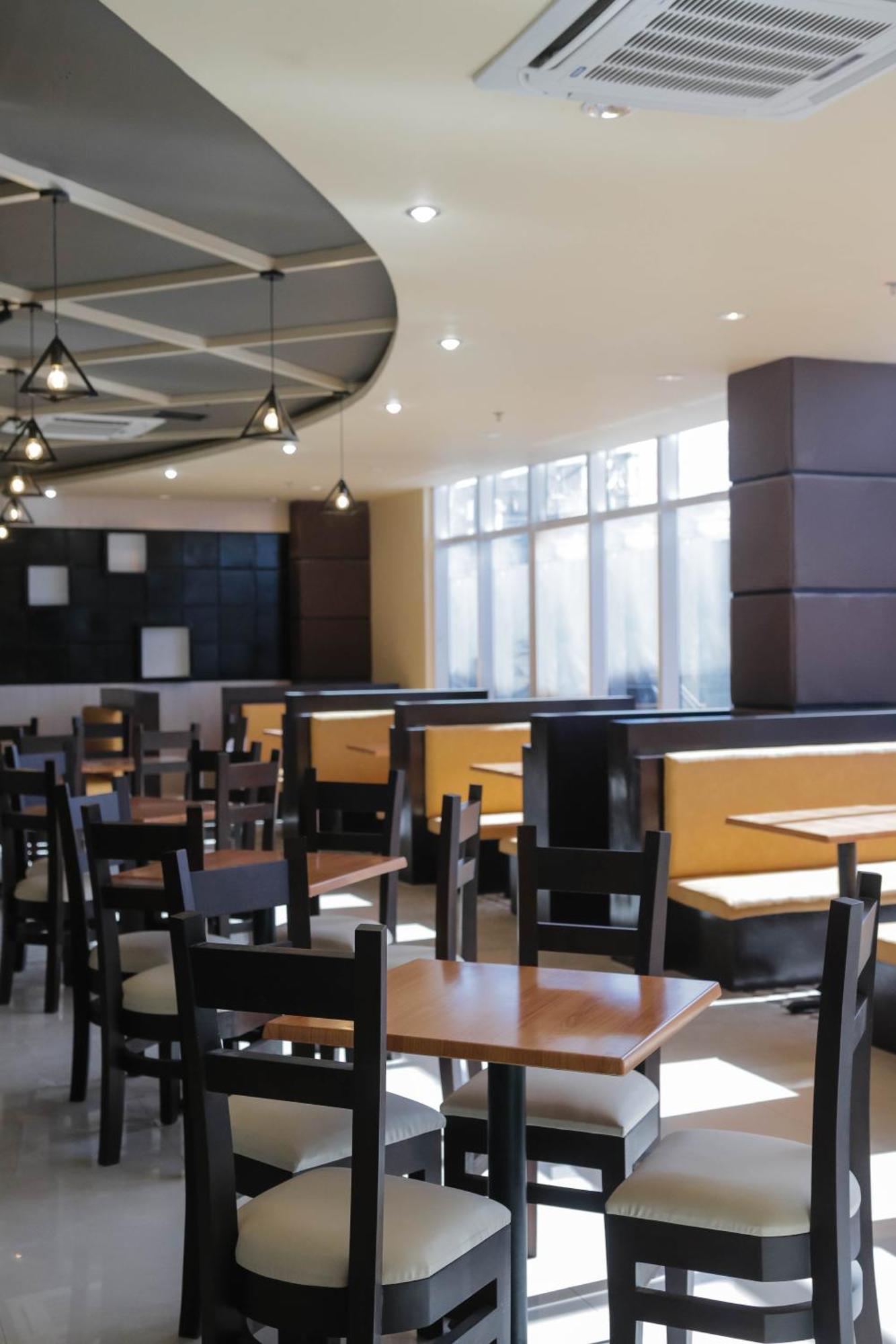 อิโลยโล เกทเวย์ โฮเต็ล Hotel Pavia ภายนอก รูปภาพ