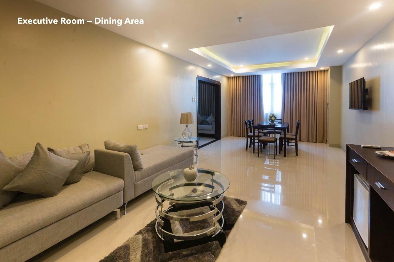 อิโลยโล เกทเวย์ โฮเต็ล Hotel Pavia ภายนอก รูปภาพ